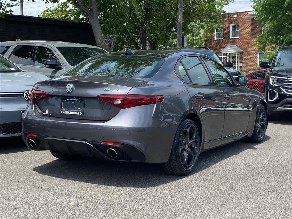 Used 2019 Alfa Romeo Giulia Ti Sport w/ Quick Order Package 22S Sport AWD/4WD image 3