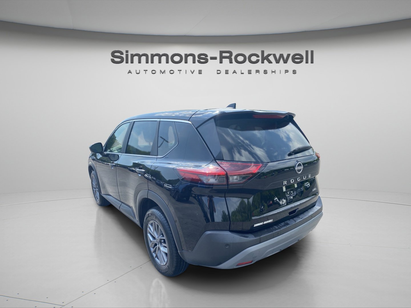 Used 2023 Nissan Rogue S image 7