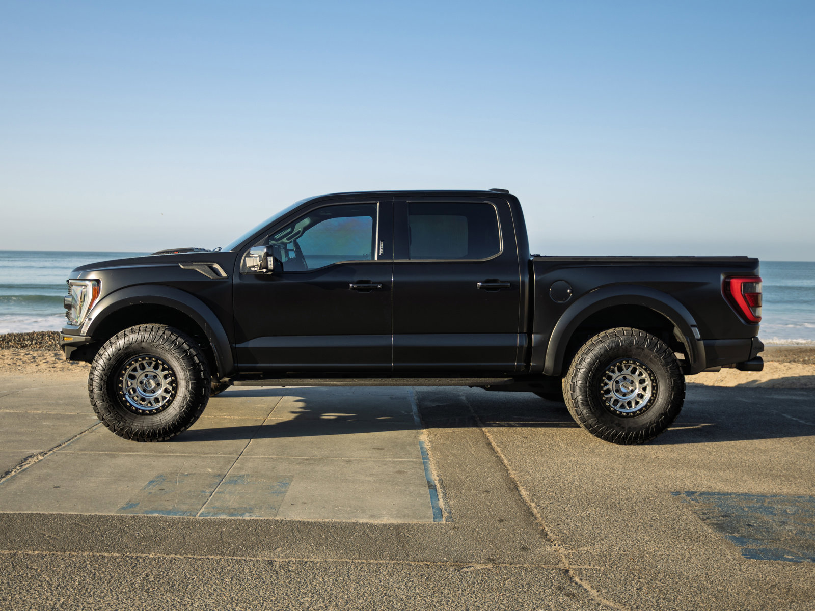 Used 2023 Ford F150 Raptor w/ Equipment Group 802A Raptor R image 9