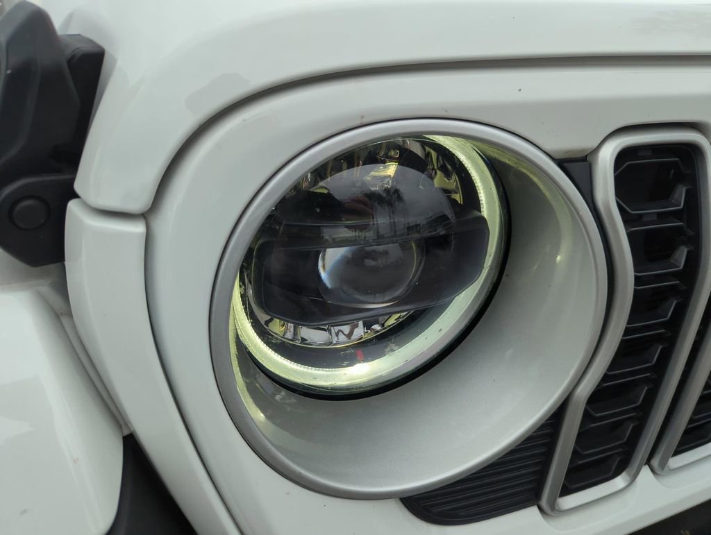Used 2025 Jeep Wrangler Unlimited Sahara AWD/4WD image 44