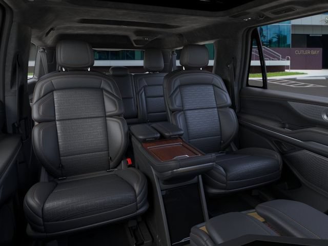 New 2025 Lincoln Navigator L Black Label AWD/4WD image 11