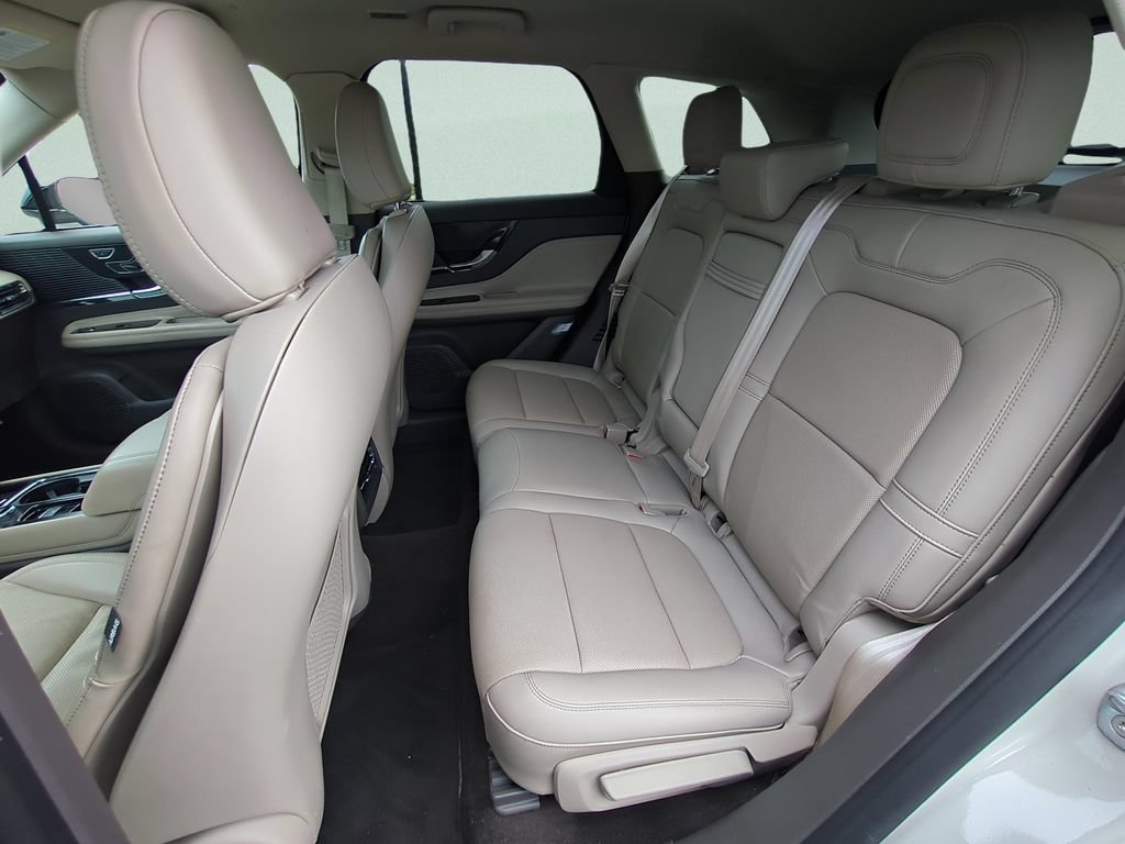 Used 2022 Lincoln Corsair Reserve w/ Elements Package FWD image 10