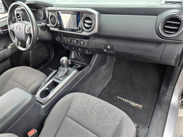 Used 2017 Toyota Tacoma TRD Sport image 16