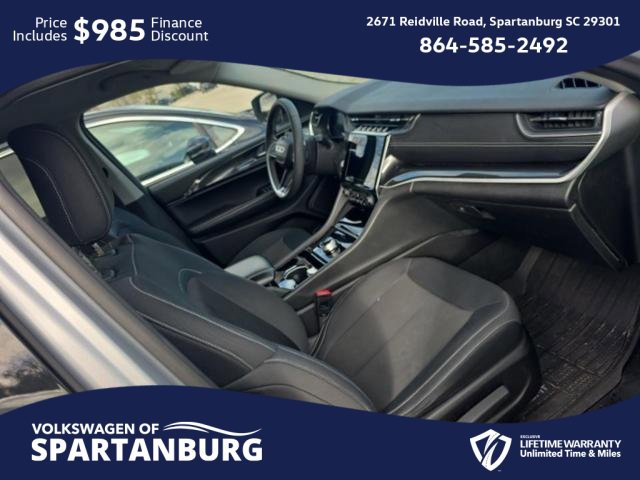 Used 2023 Jeep Grand Cherokee L Laredo image 13