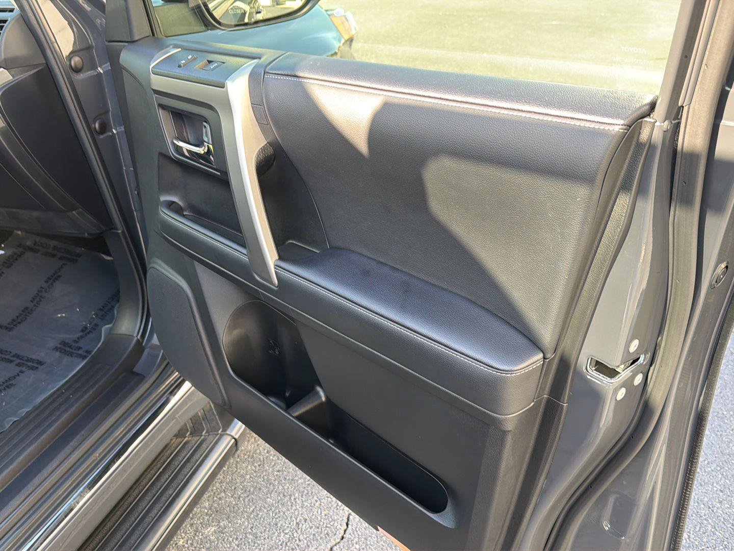 Used 2024 Toyota 4Runner Limited AWD/4WD image 14