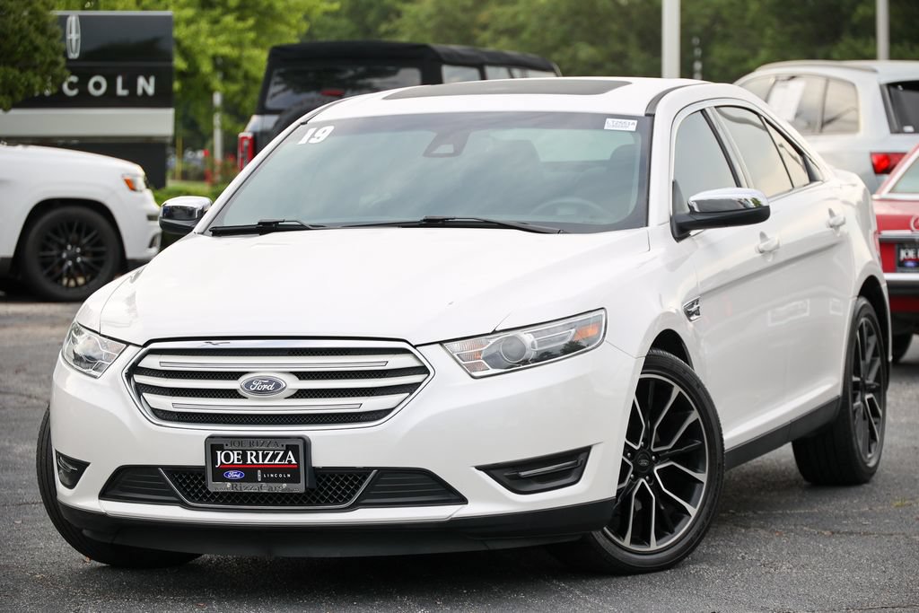 Used 2019 Ford Taurus Limited AWD/4WD image 20