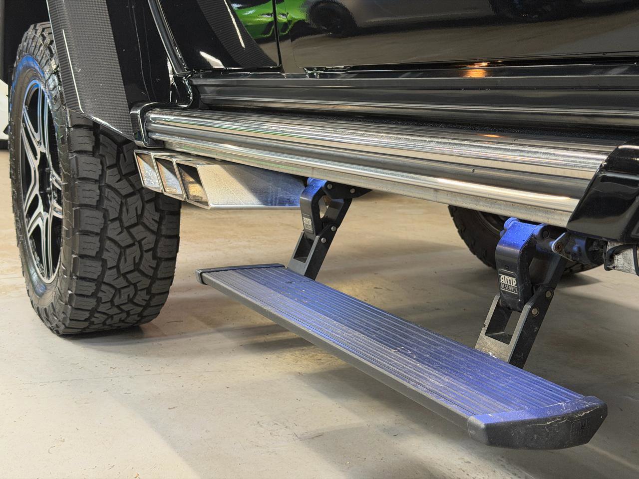 Used 2017 Mercedes-Benz G 550 Squared image 12