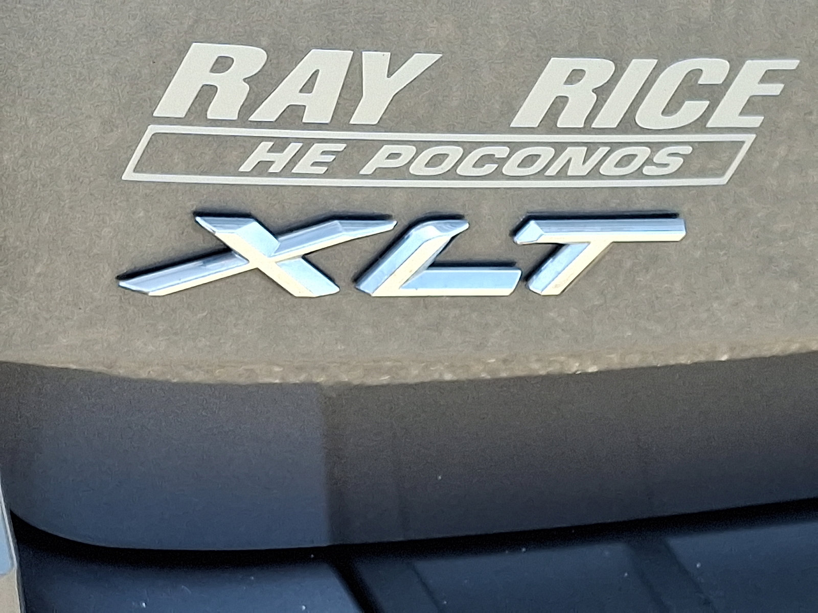 Certified 2022 Ford Explorer XLT w/ Equipment Group 202A image 29