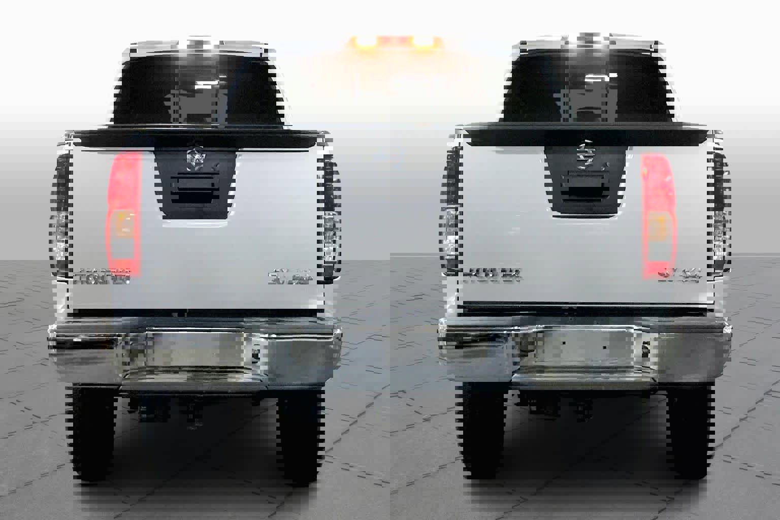 Used 2014 Nissan Frontier SV image 5