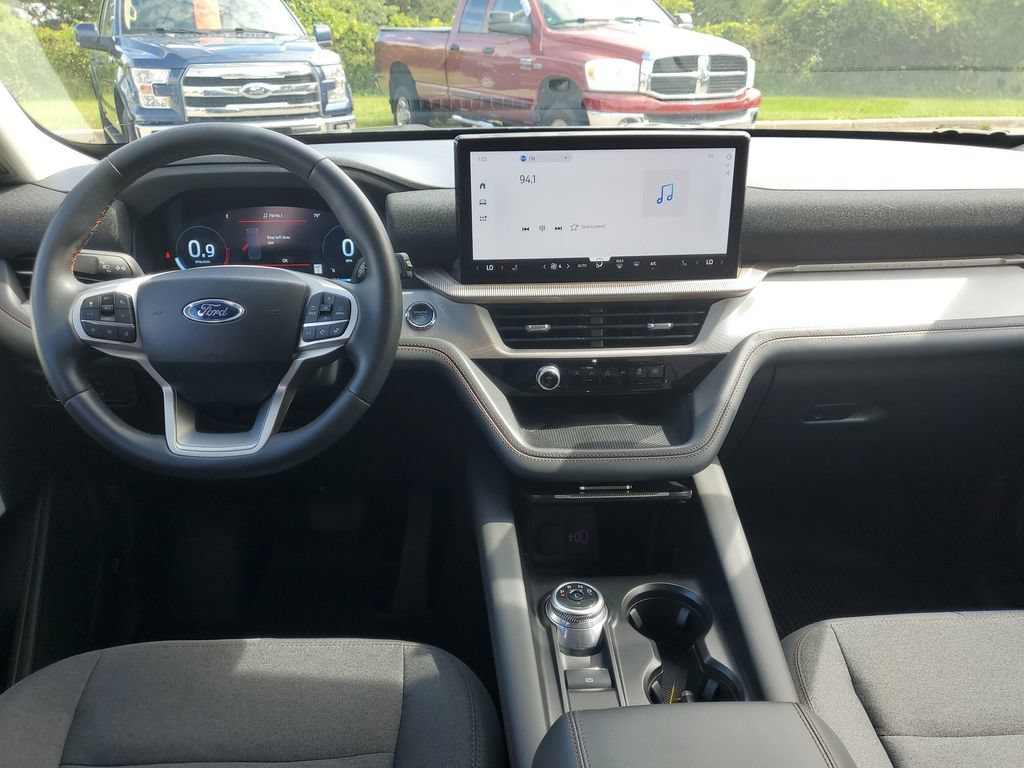 Certified 2025 Ford Explorer Active AWD/4WD image 19