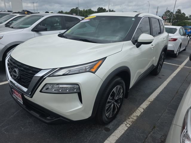 Used 2023 Nissan Rogue SV image 3