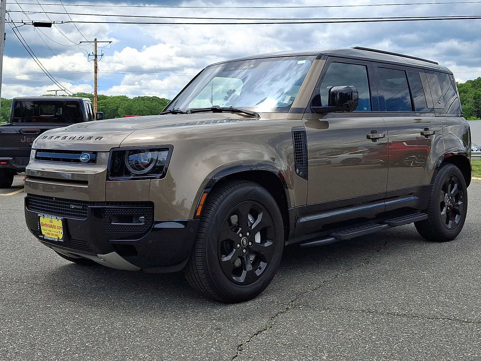 Used 2022 Land Rover Defender 110 X-Dynamic SE AWD/4WD image 3
