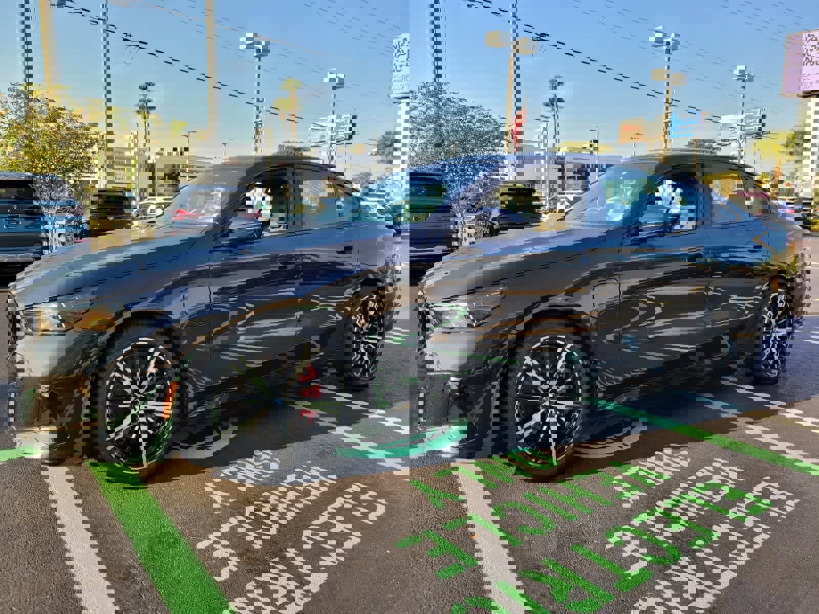 New 2026 BMW 550e xDrive w/ Executive Package image 2