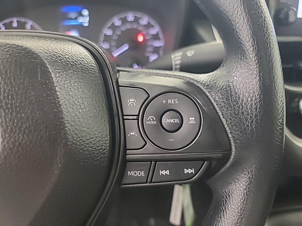Used 2025 Toyota Corolla LE FWD image 32