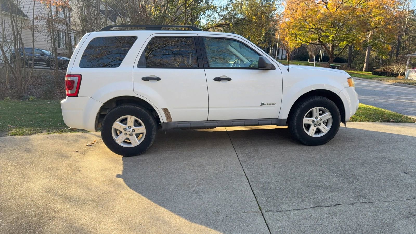 Used 2010 Ford Escape 2WD Hybrid image 9