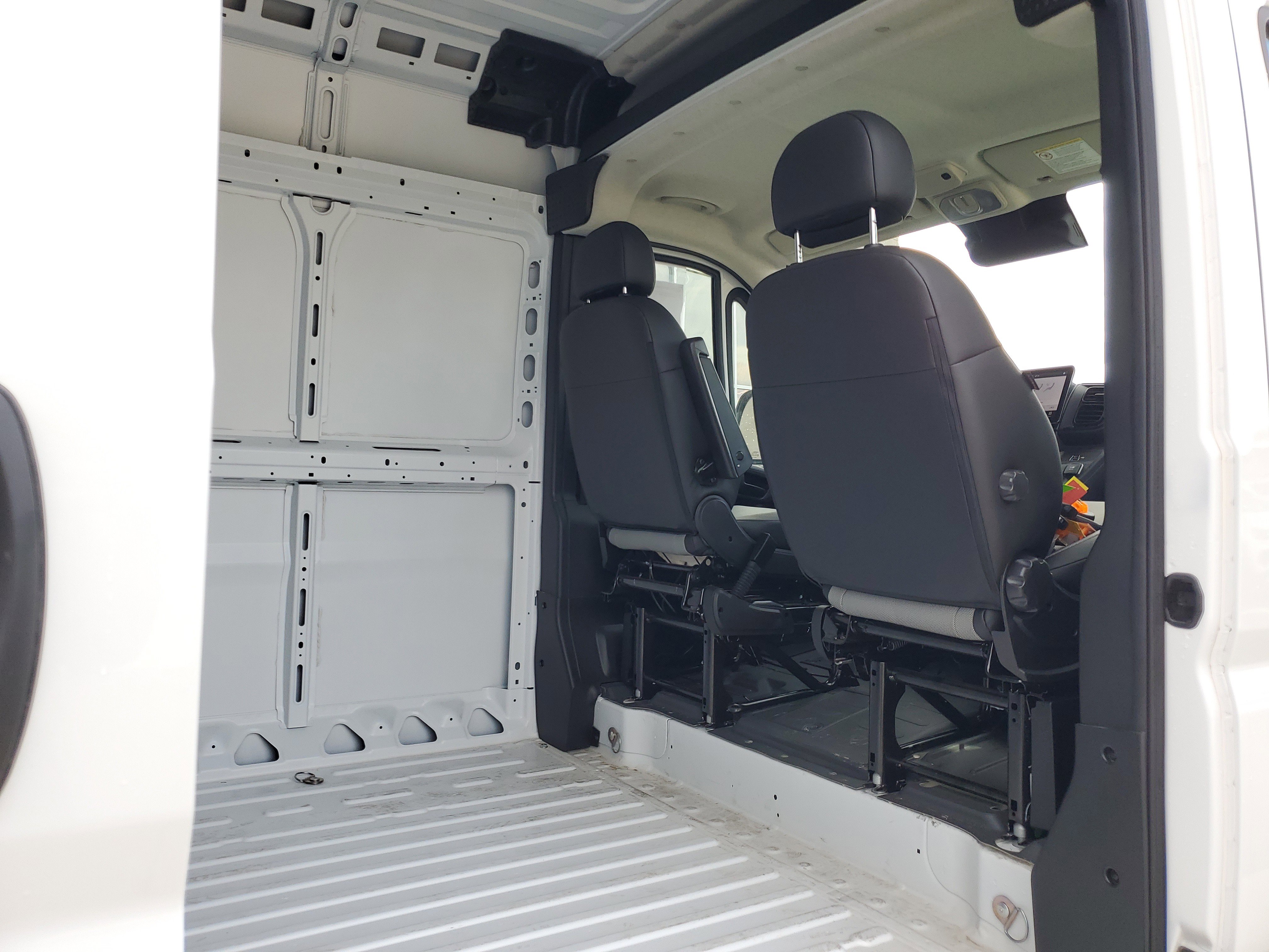 Used 2025 RAM ProMaster 1500 w/ Premium Convenience Group image 21