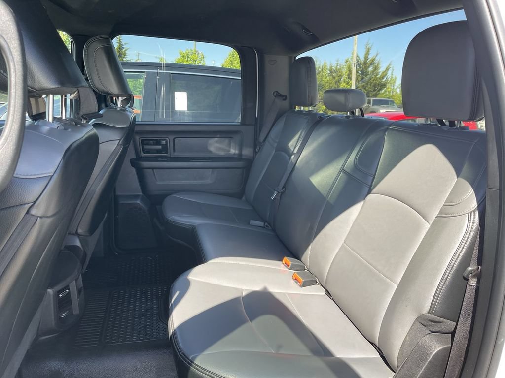 Used 2024 RAM 3500 Tradesman w/ Chrome Appearance Group AWD/4WD image 9