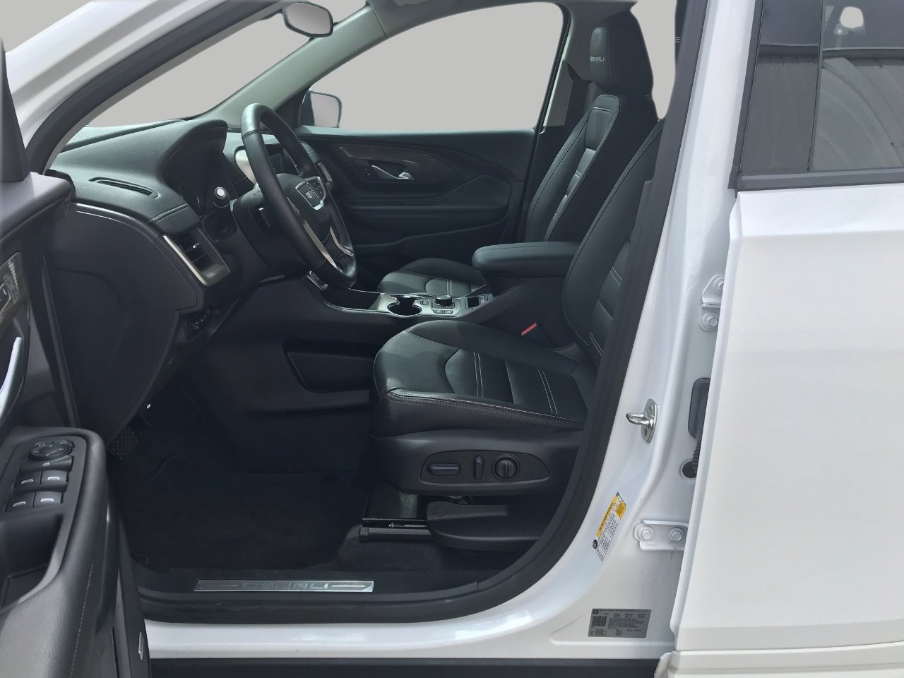 Used 2024 GMC Terrain Denali image 9
