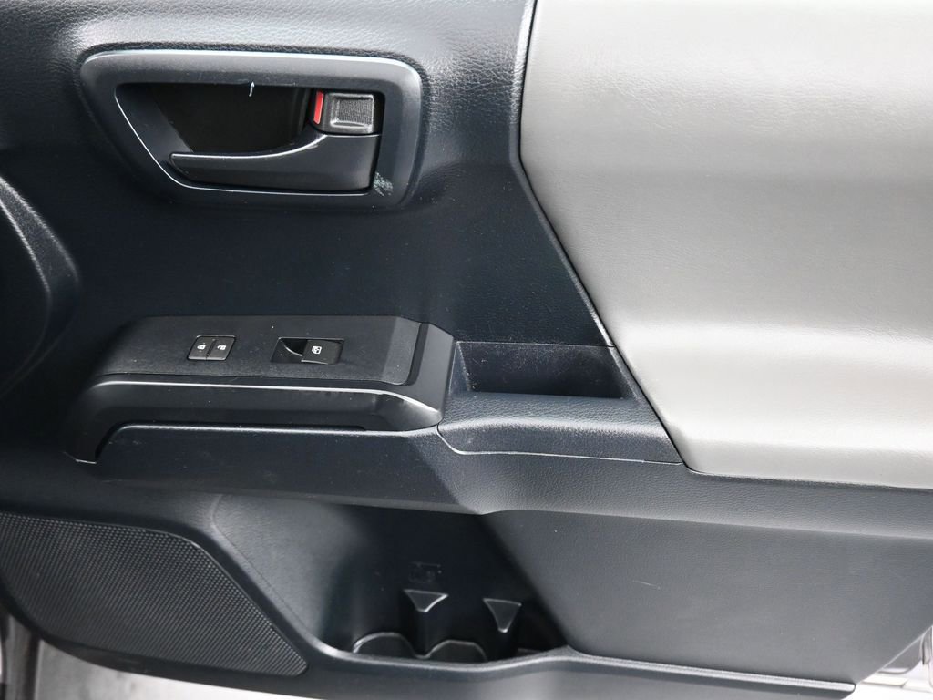 Used 2016 Toyota Tacoma SR w/ SR Convenience Package image 38