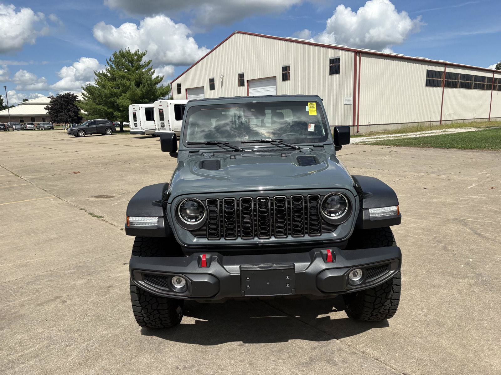 Used 2024 Jeep Gladiator Rubicon w/ Technology Group AWD/4WD image 19