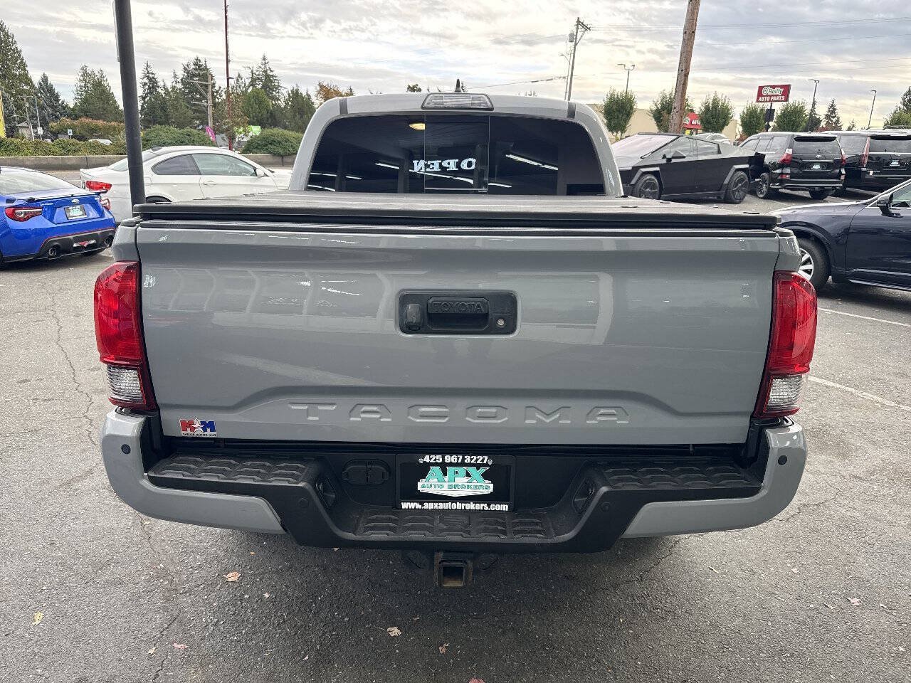 Used 2019 Toyota Tacoma TRD Sport AWD/4WD image 5