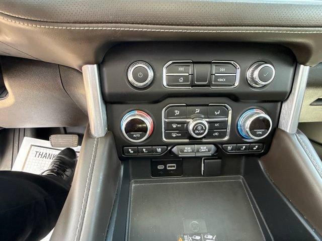 Certified 2023 GMC Yukon SLT w/ SLT Premium Package AWD/4WD image 25