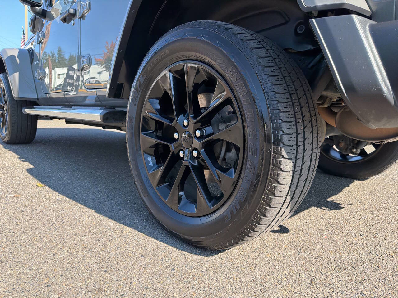 Used 2021 Jeep Wrangler Unlimited Sahara w/ Cold Weather Group image 4