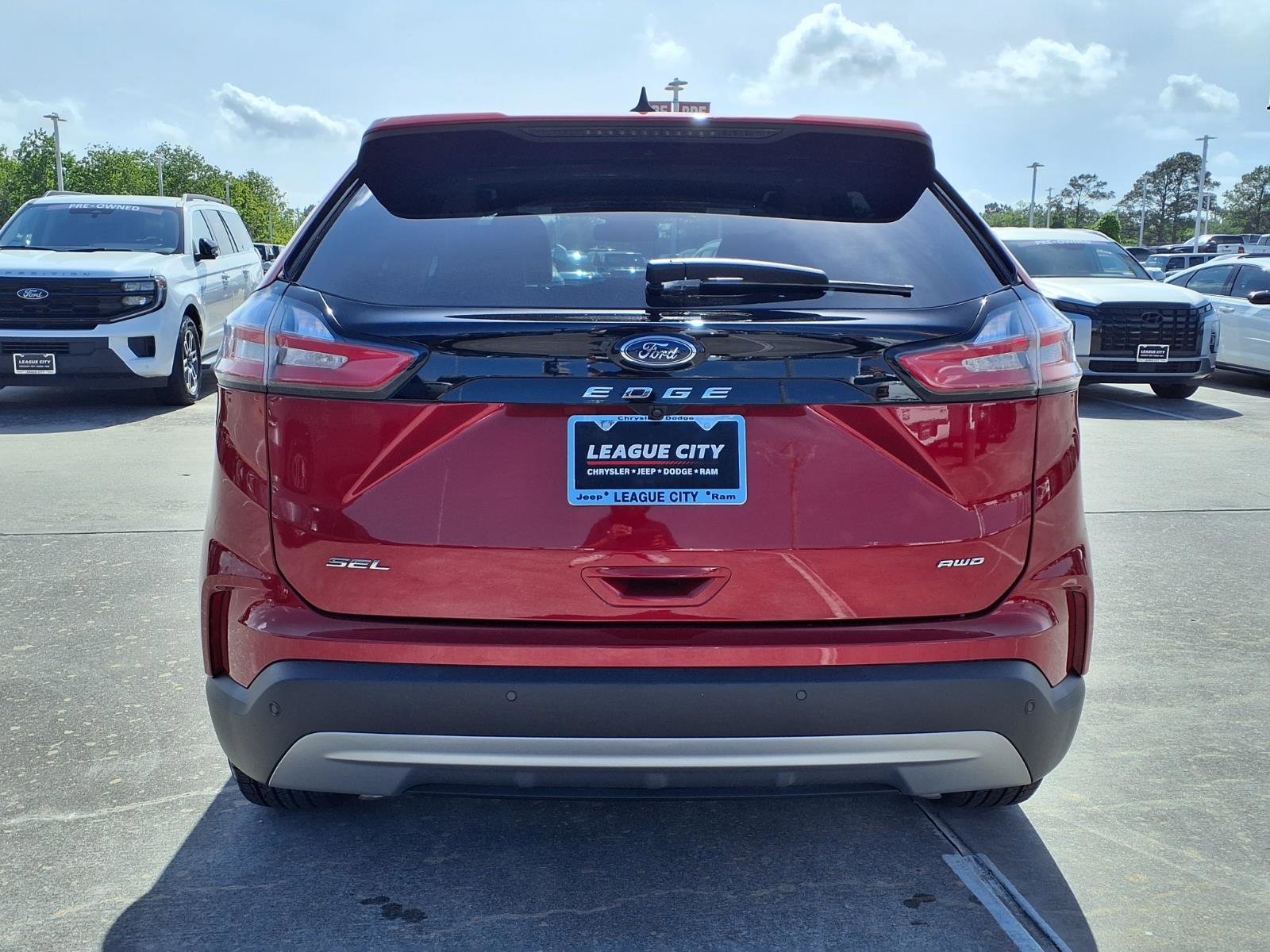 Used 2024 Ford Edge SEL w/ Convenience Package image 6