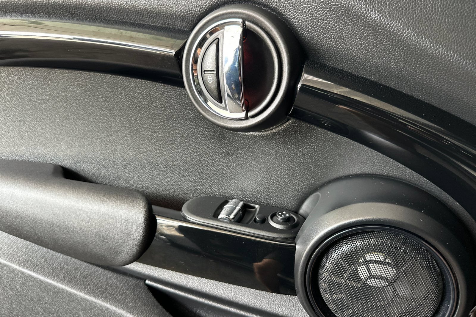 Used 2017 MINI Cooper S FWD image 13