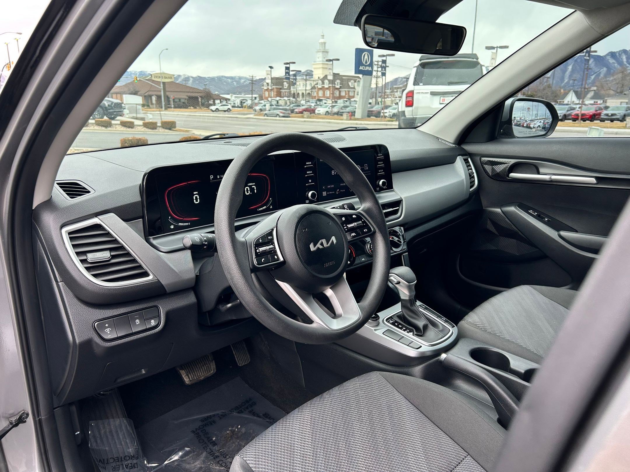 Used 2024 Kia Seltos LX image 10