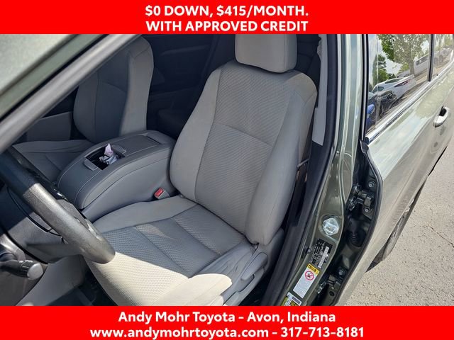 Used 2017 Toyota Highlander LE FWD image 10