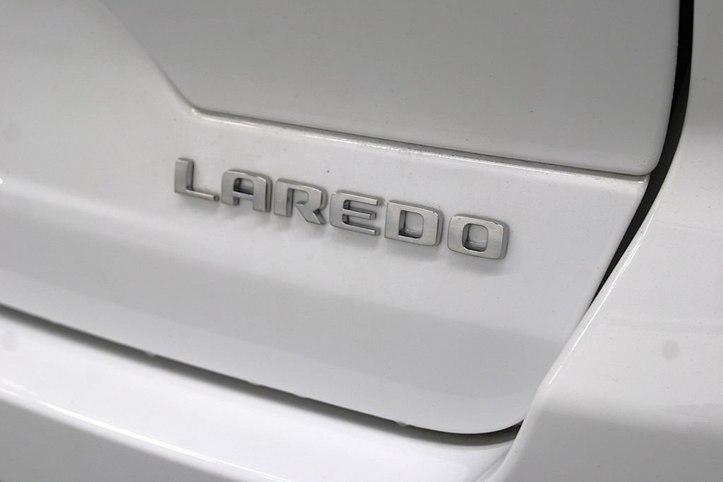 Certified 2023 Jeep Grand Cherokee Laredo X AWD/4WD image 39