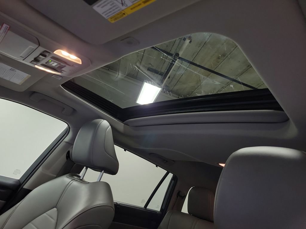 Used 2023 Toyota Highlander XLE AWD/4WD image 14