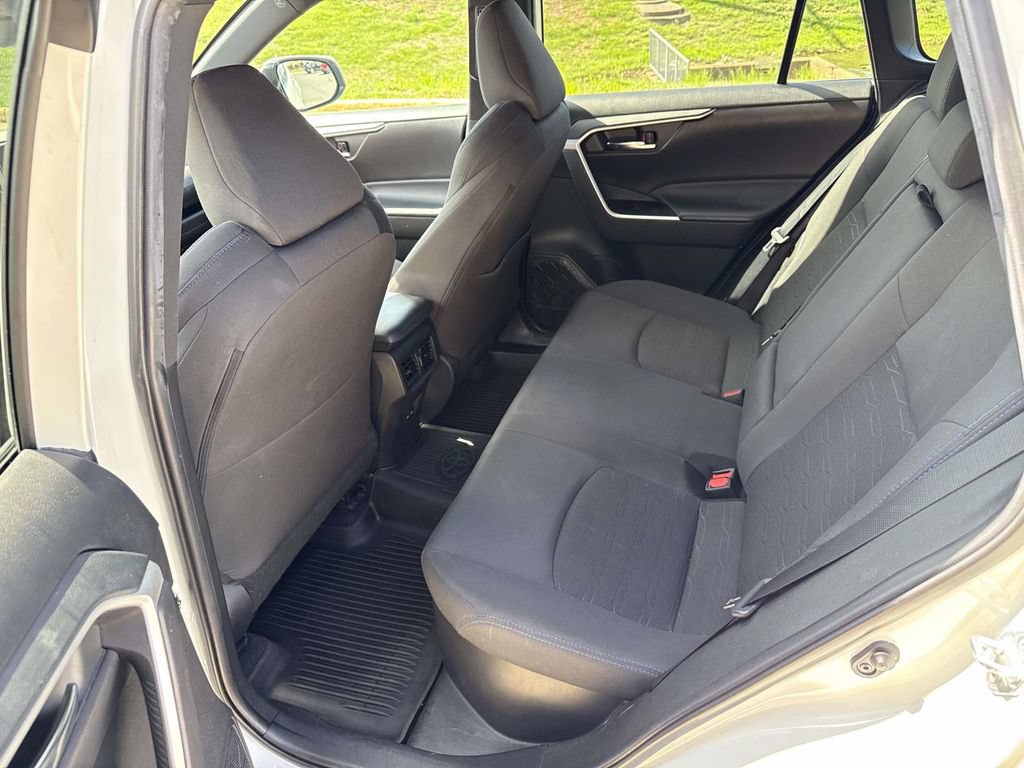 Used 2022 Toyota RAV4 SE w/ Convenience Package AWD/4WD image 10