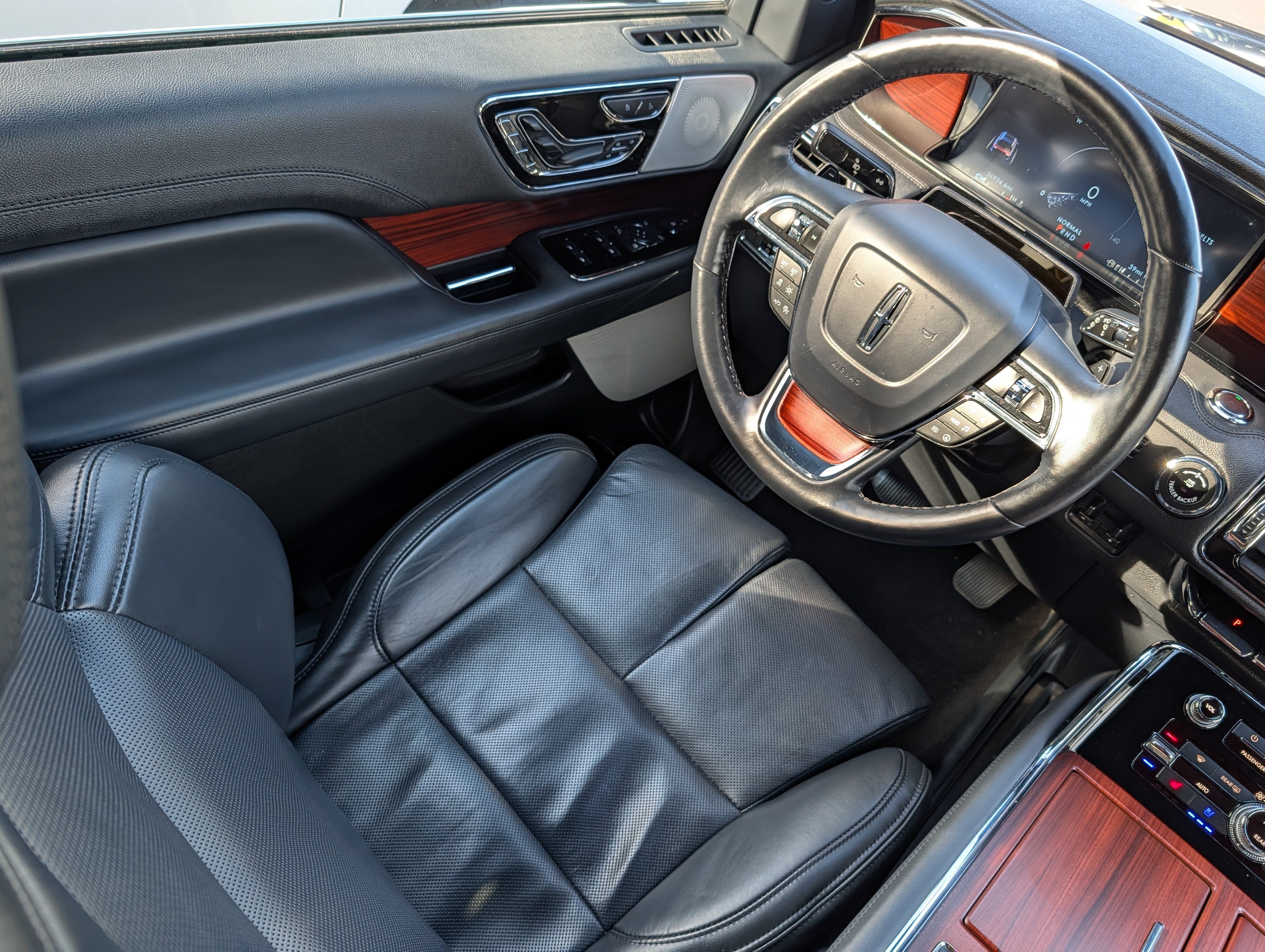 Used 2022 Lincoln Navigator L Reserve AWD/4WD image 9