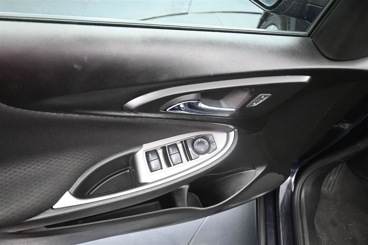 Used 2023 Chevrolet Malibu LT FWD image 11
