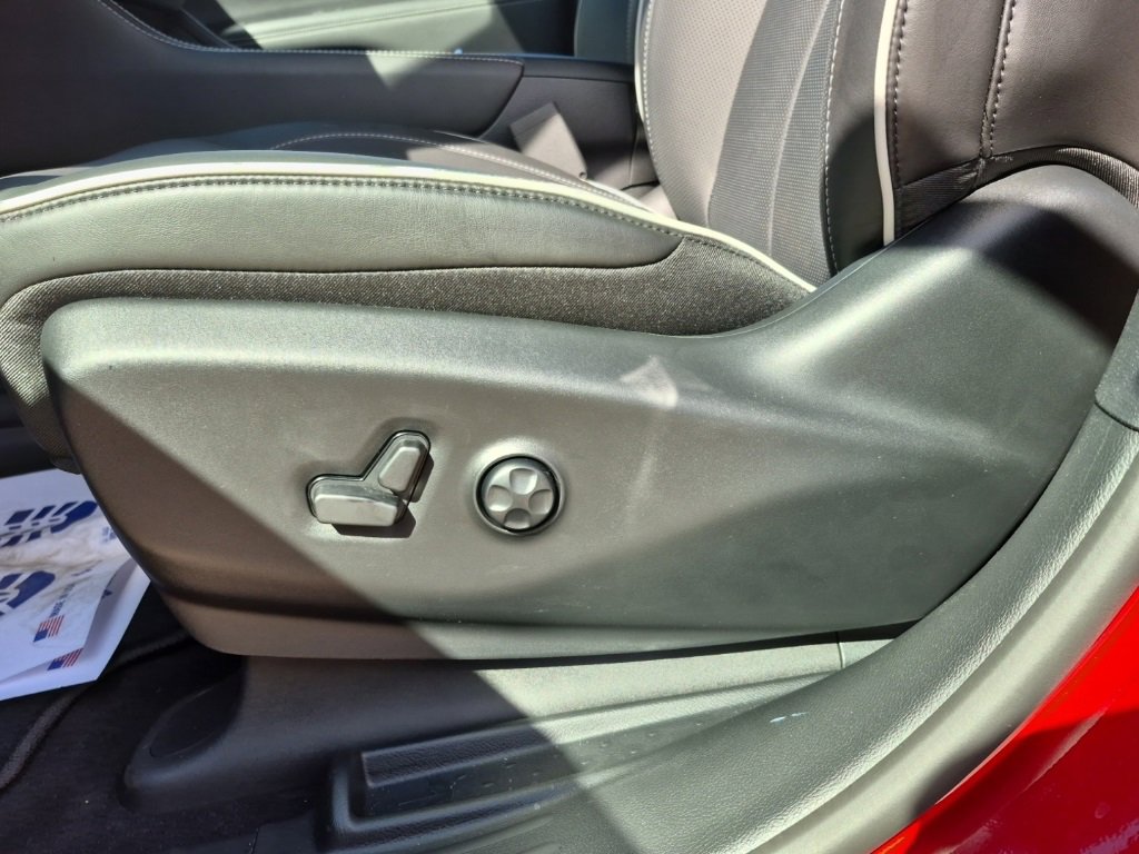 New 2025 Chrysler Pacifica Limited w/ Trailer Tow Group image 25