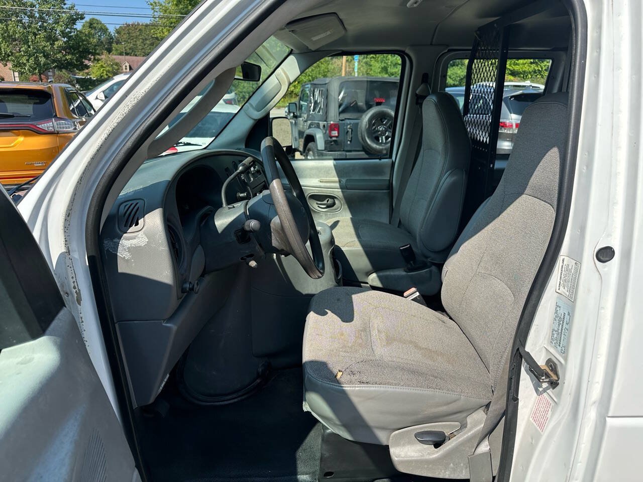 Used 2003 Ford E-150 and Econoline 150 RWD image 16