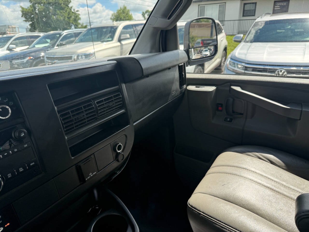 Used 2017 GMC Savana 3500 LS RWD image 41