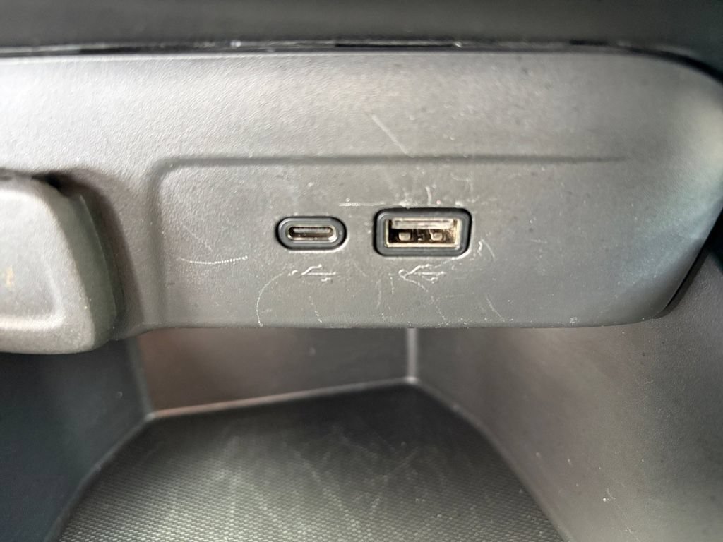 Used 2025 Chevrolet Trax LT FWD image 15