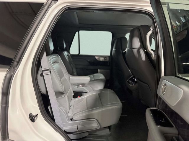 Used 2020 Lincoln Navigator Reserve w/ Luxury Package image 30