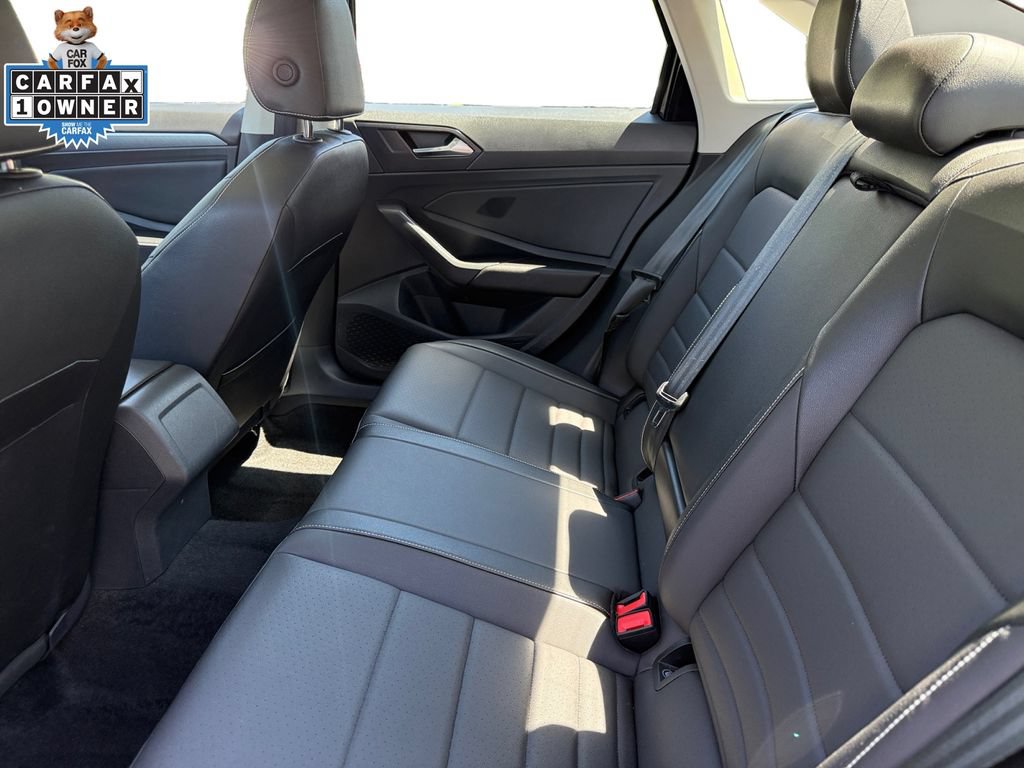 Used 2024 Volkswagen Jetta SE FWD image 15