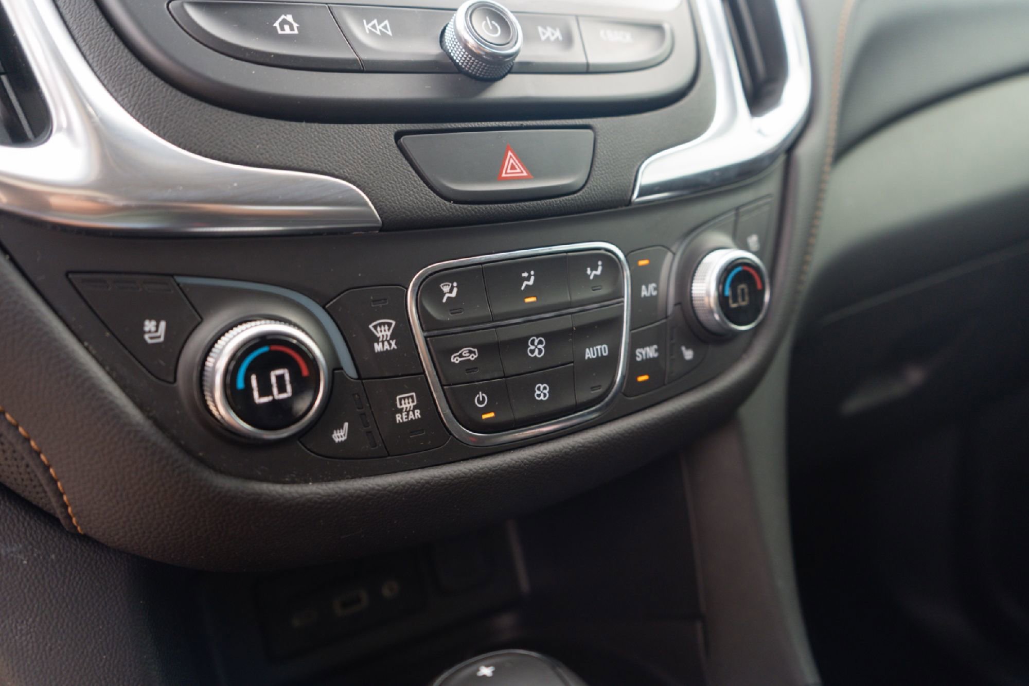 Used 2021 Chevrolet Equinox Premier FWD image 15