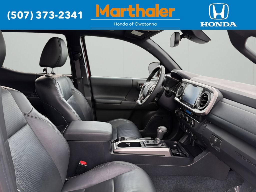 Used 2022 Toyota Tacoma Limited AWD/4WD image 18