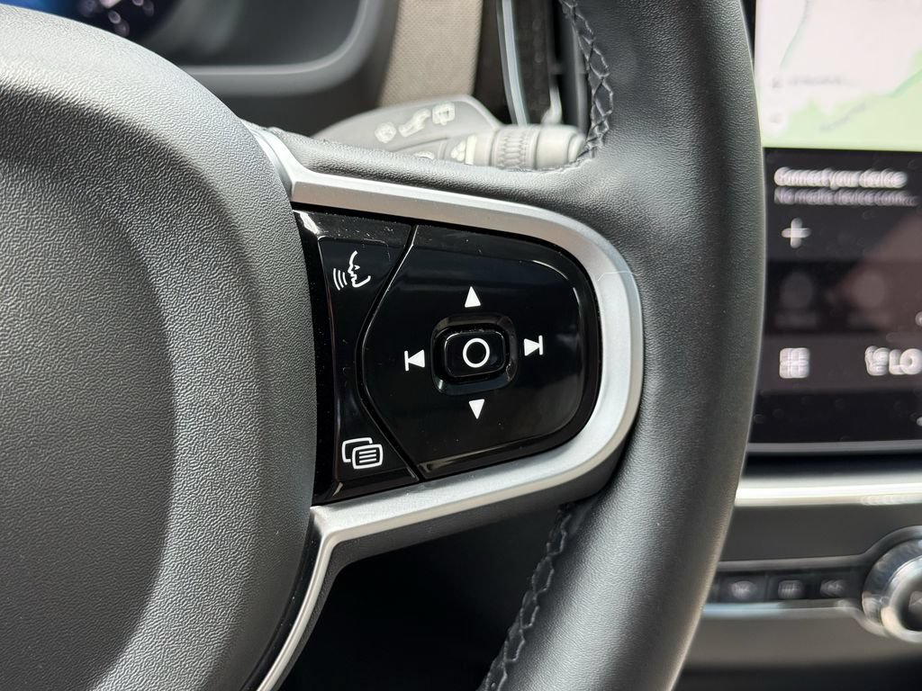Certified 2025 Volvo XC90 B5 Core AWD/4WD image 24