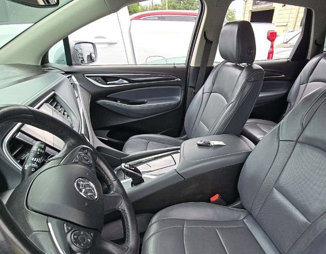 Used 2018 Buick Enclave Premium image 17