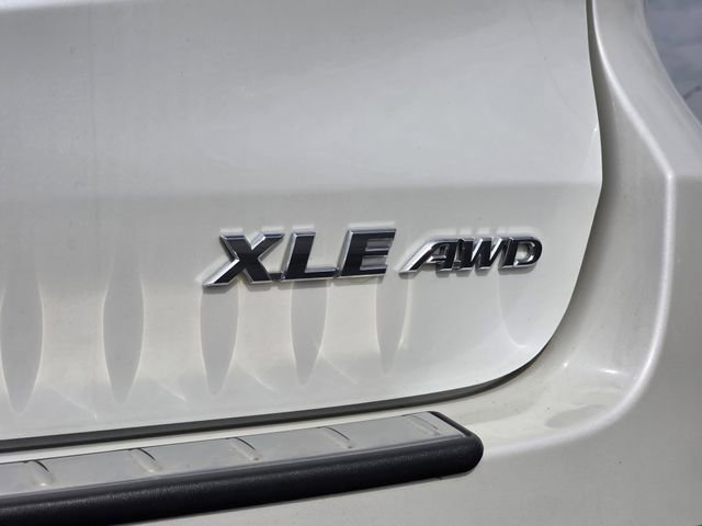 Used 2017 Toyota Highlander XLE AWD/4WD image 33