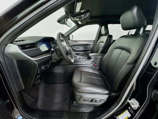 New 2025 Jeep Grand Cherokee L Limited w/ Luxury Tech Group II image 24