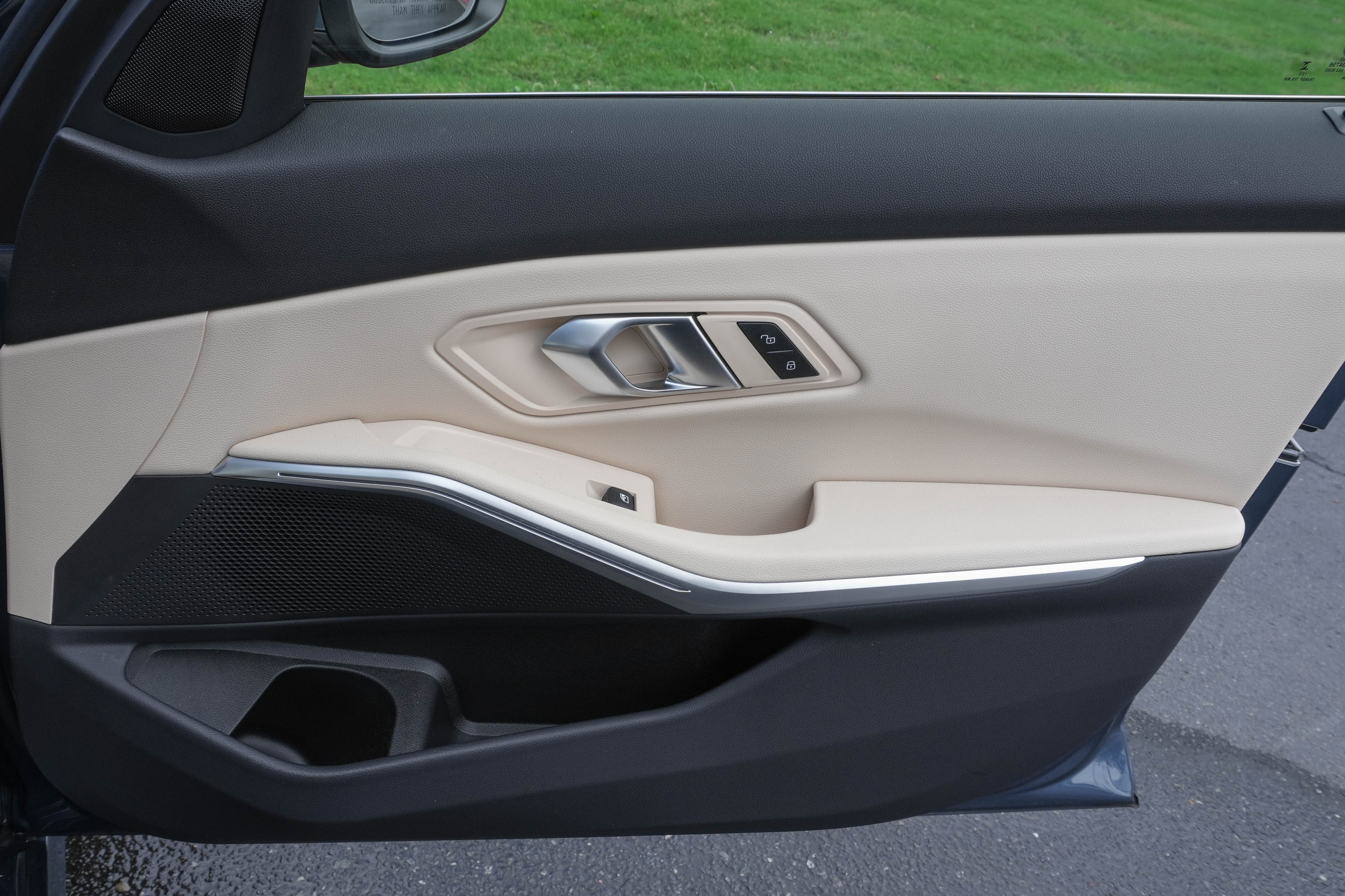 Certified 2025 BMW 330i Sedan RWD image 31