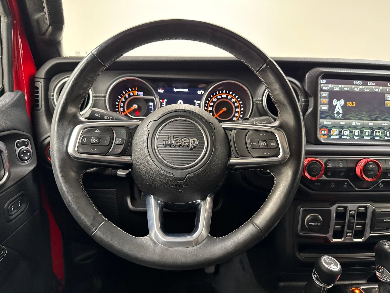 Used 2018 Jeep Wrangler Unlimited Sahara AWD/4WD image 24